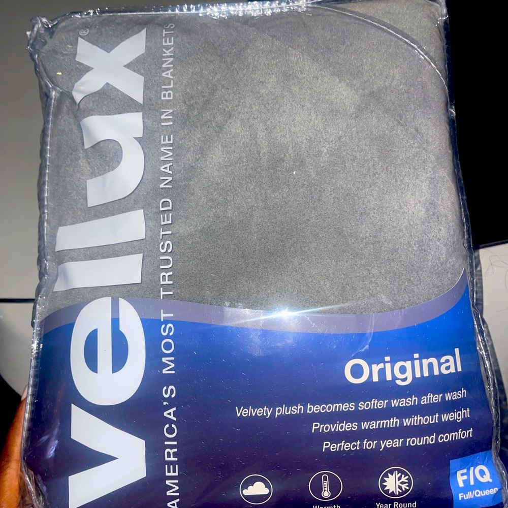 VELLUX BLANKETS X3